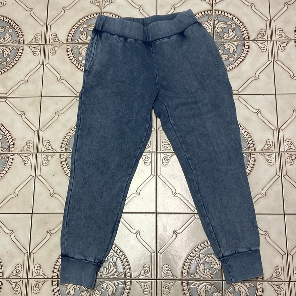 Women’s Aritzia TNA Sweatpants